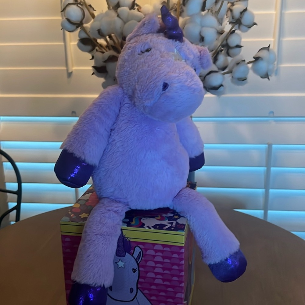 Scentsy Buddy “Vega the Unicorn” with Clothesline scent pak